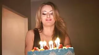 পোঁদ একটি কর্ক সঙ্গে মোরগ উপর তিড়িং লাফ. বাংলা সেক্স ভিডিও ফিল্ম