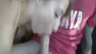 লিল হল হল একটি এনিমেল সেকস ভিডিও বড় মোরগ দ্বারা গাধা মধ্যে ধরা পরার.