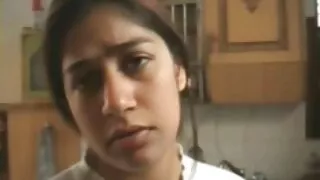 এলিজা একটি বন্ধু পরিবেশন সেক্স ভিডিও হদ করে এবং তার গাধা কাঁপছে.